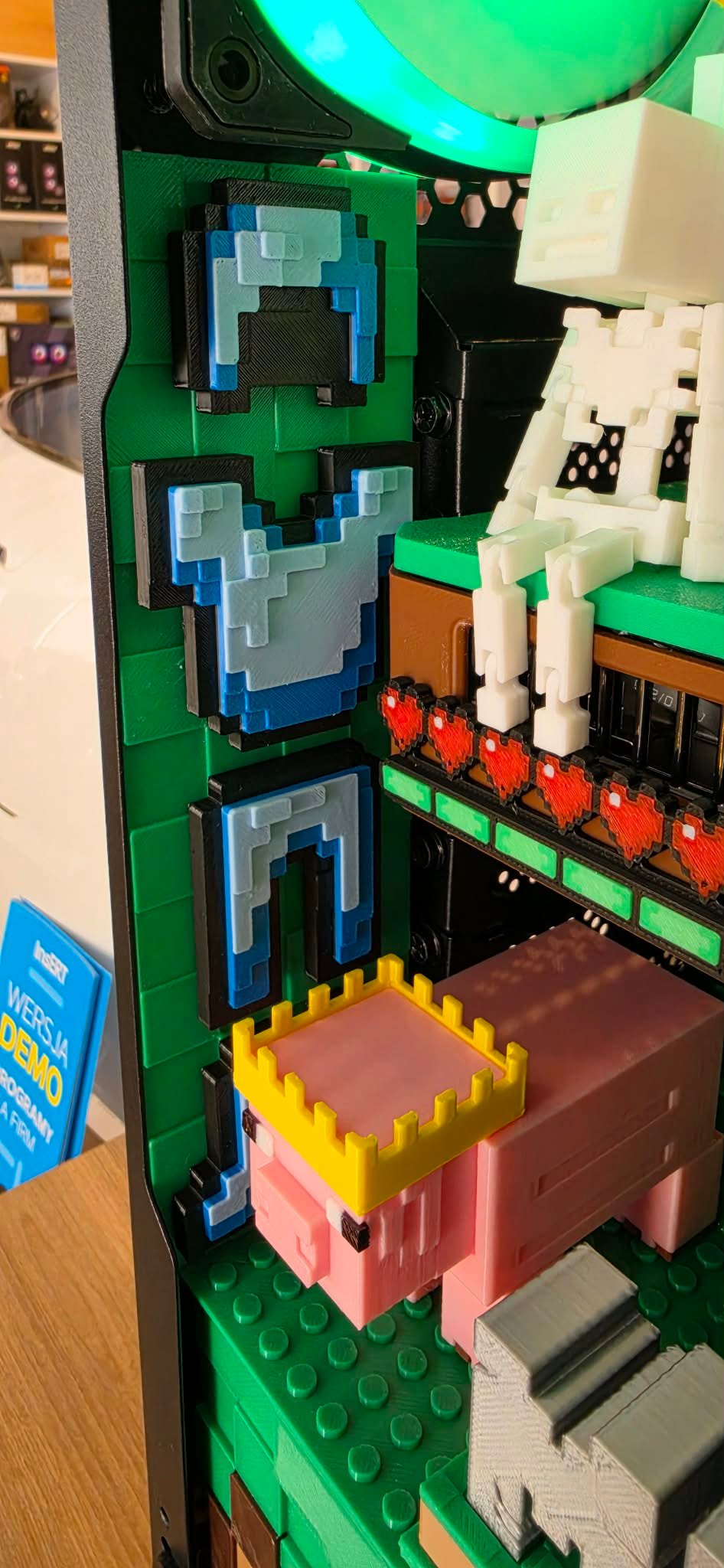 Pixel Art Workstation PC 9